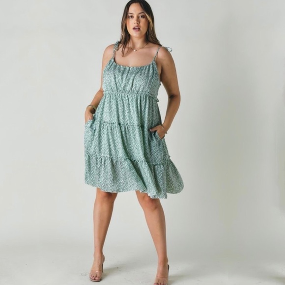 Davi & Dani - Ditsy Ruffle Tiered Vacation Dress - Picture 5 of 6